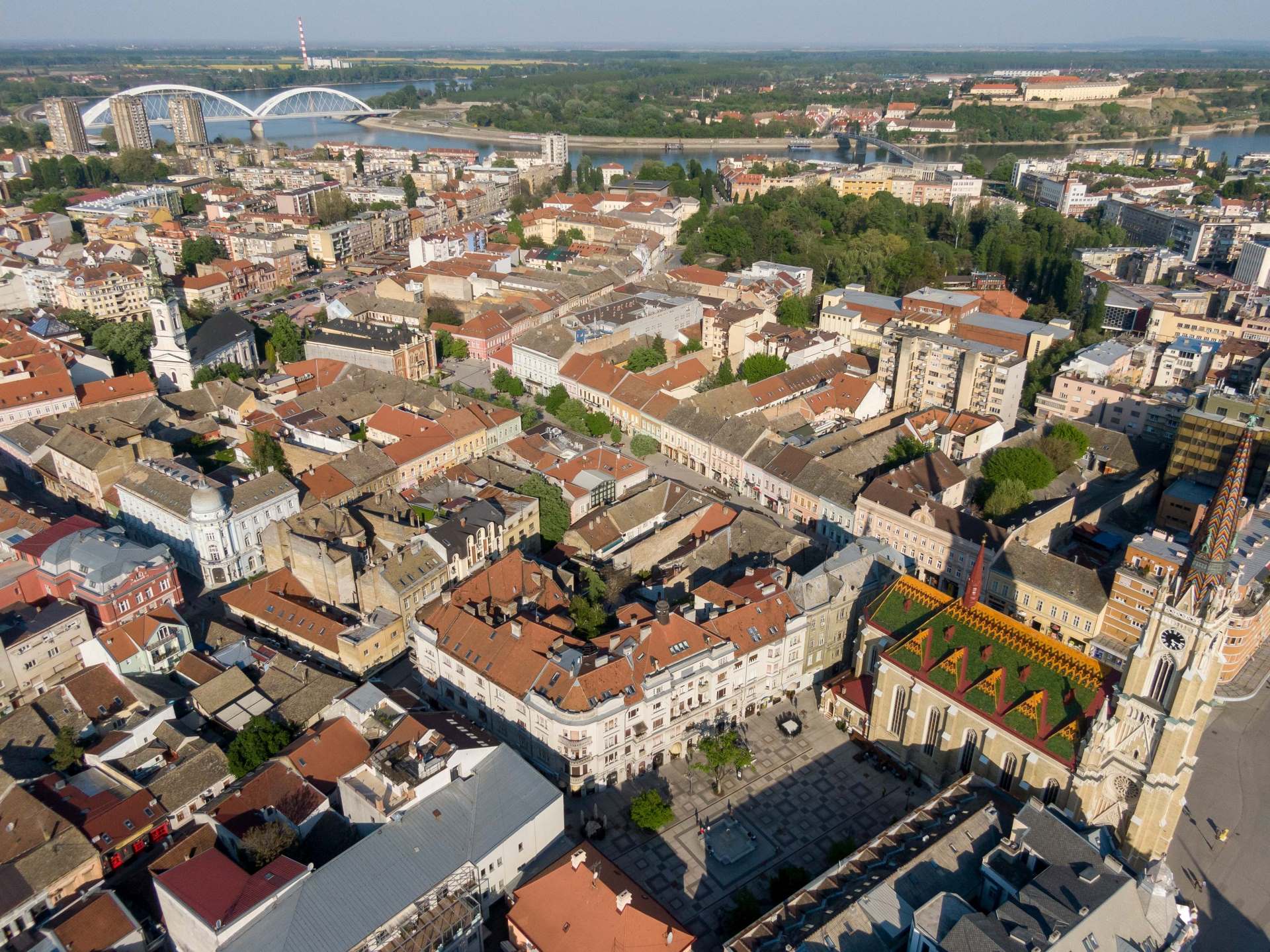 novi sad se gradi.jpg